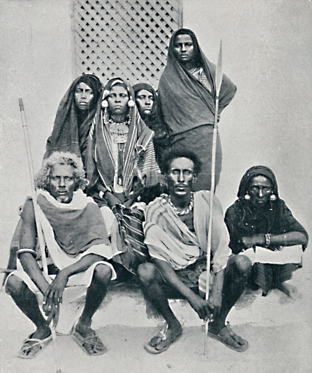 Group of Danakil men and women from the Italian port, Assab Bay, Eritrea by Unbekannt