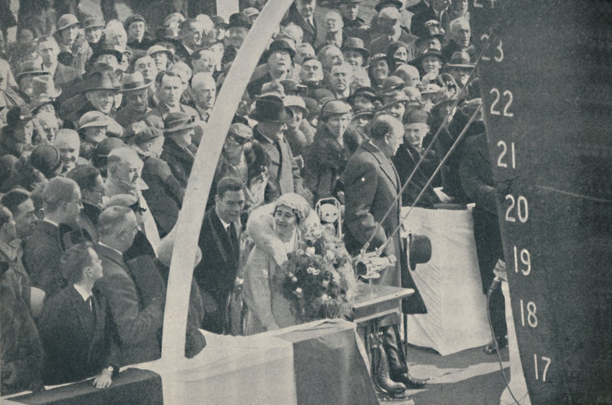 HRH Duchess of York with Duke of York, launching Strathmore on April 4, 1935 by Unbekannt