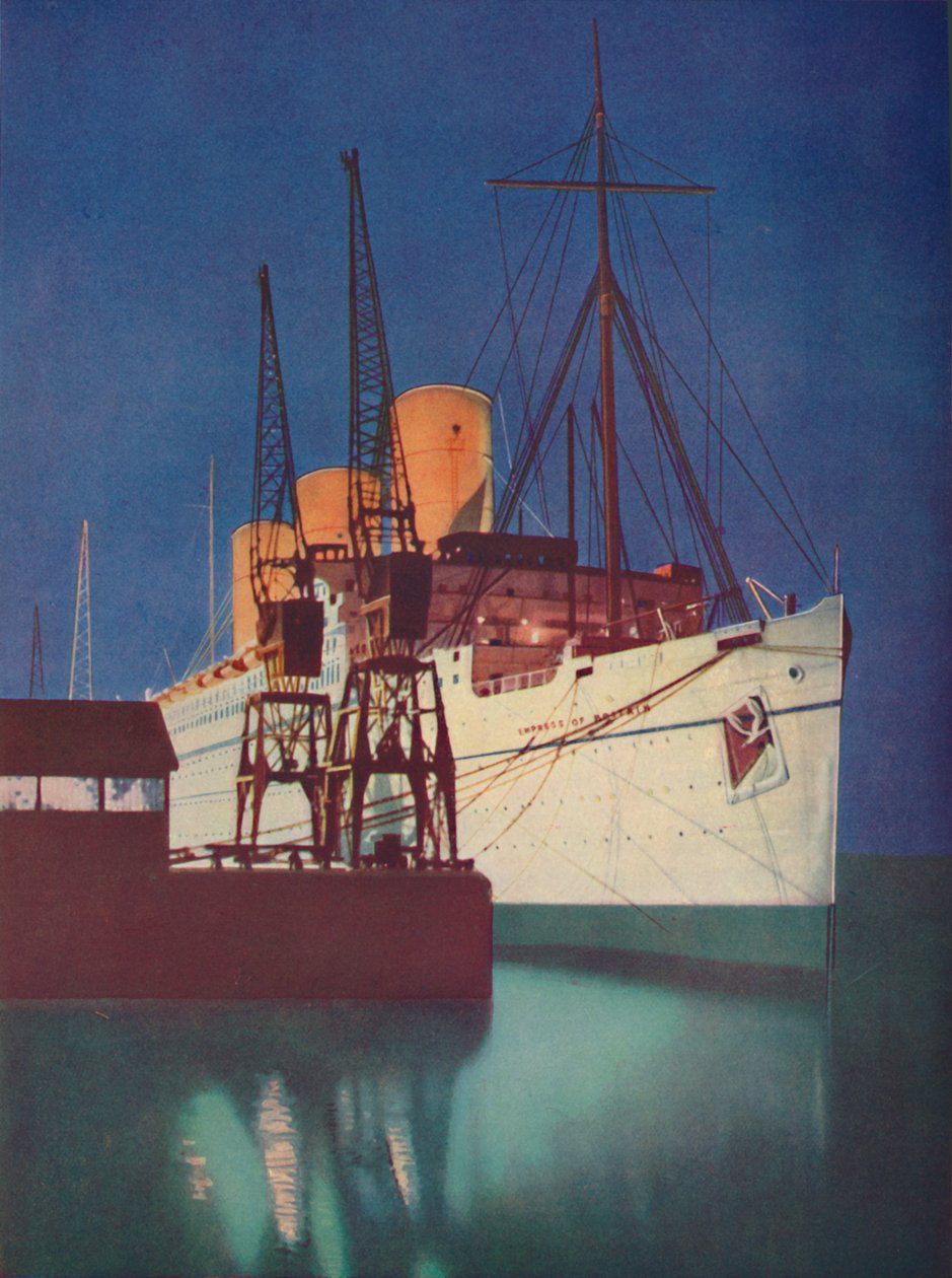 Illuminated by Floodlights, the distinctive appearance of the Empress of Britain is emphasized by Unbekannt