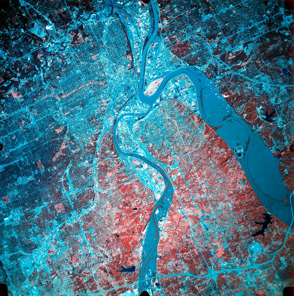 Infrared Photograph of the Confluence of the Missouri and Kansas Rivers, USA, 19 July 1993 by Unbekannt