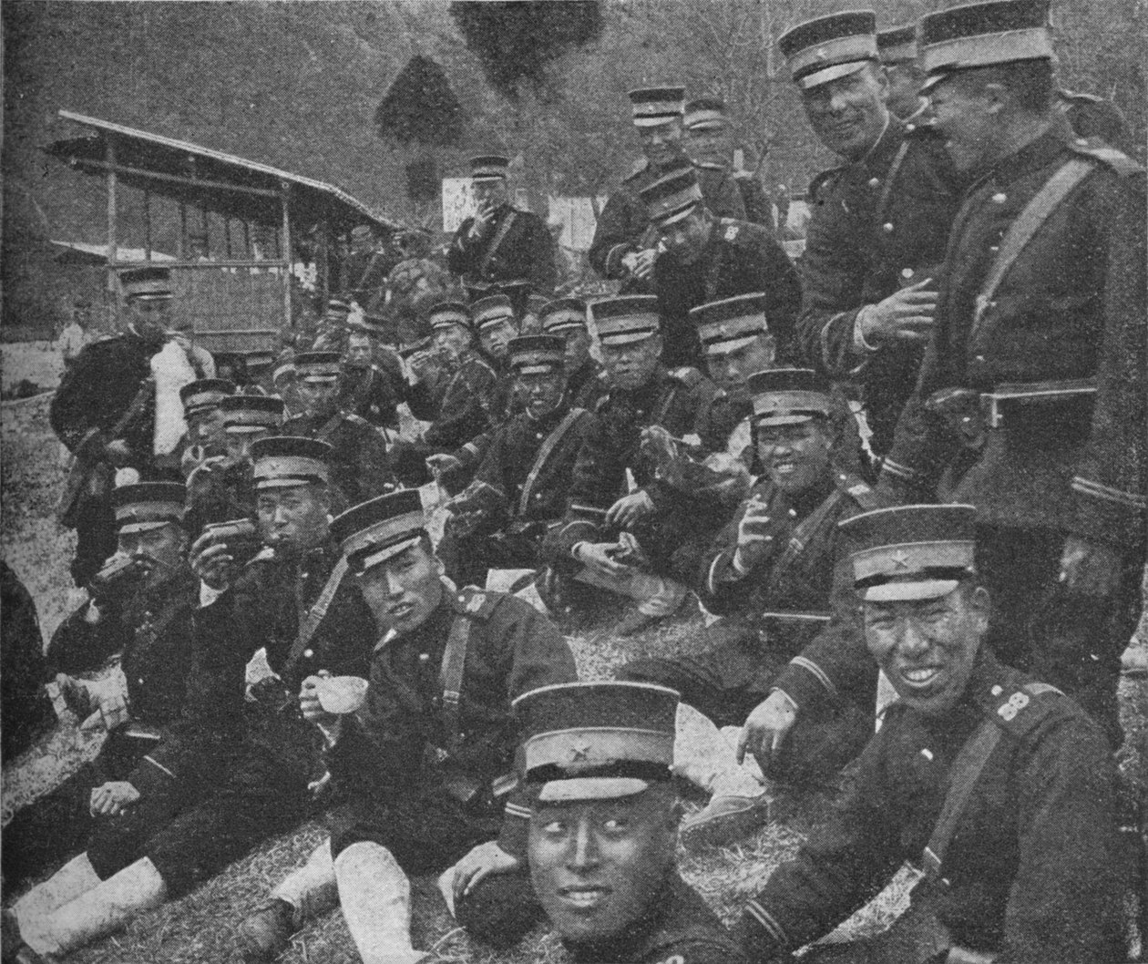 Japanese Soldiers on the Way to the Front: The Noonday Meal of Tea and Rice by Unbekannt