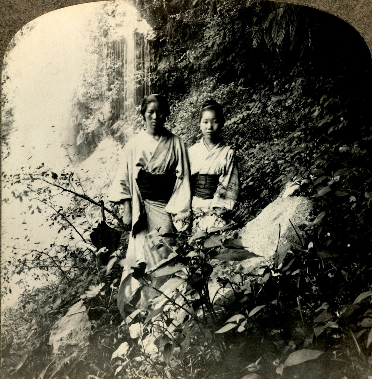 Maidens of the Land of the Rising Sun, beneath the Kogijoku waterfalls by Unbekannt