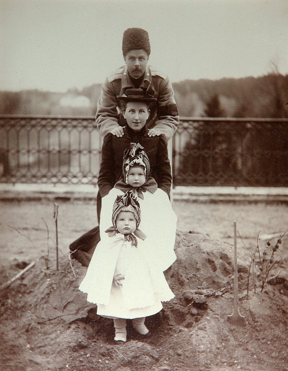 Members of the family of Duke Fyodor Uvarov at their country estate, Porechye, Russia by Unbekannt