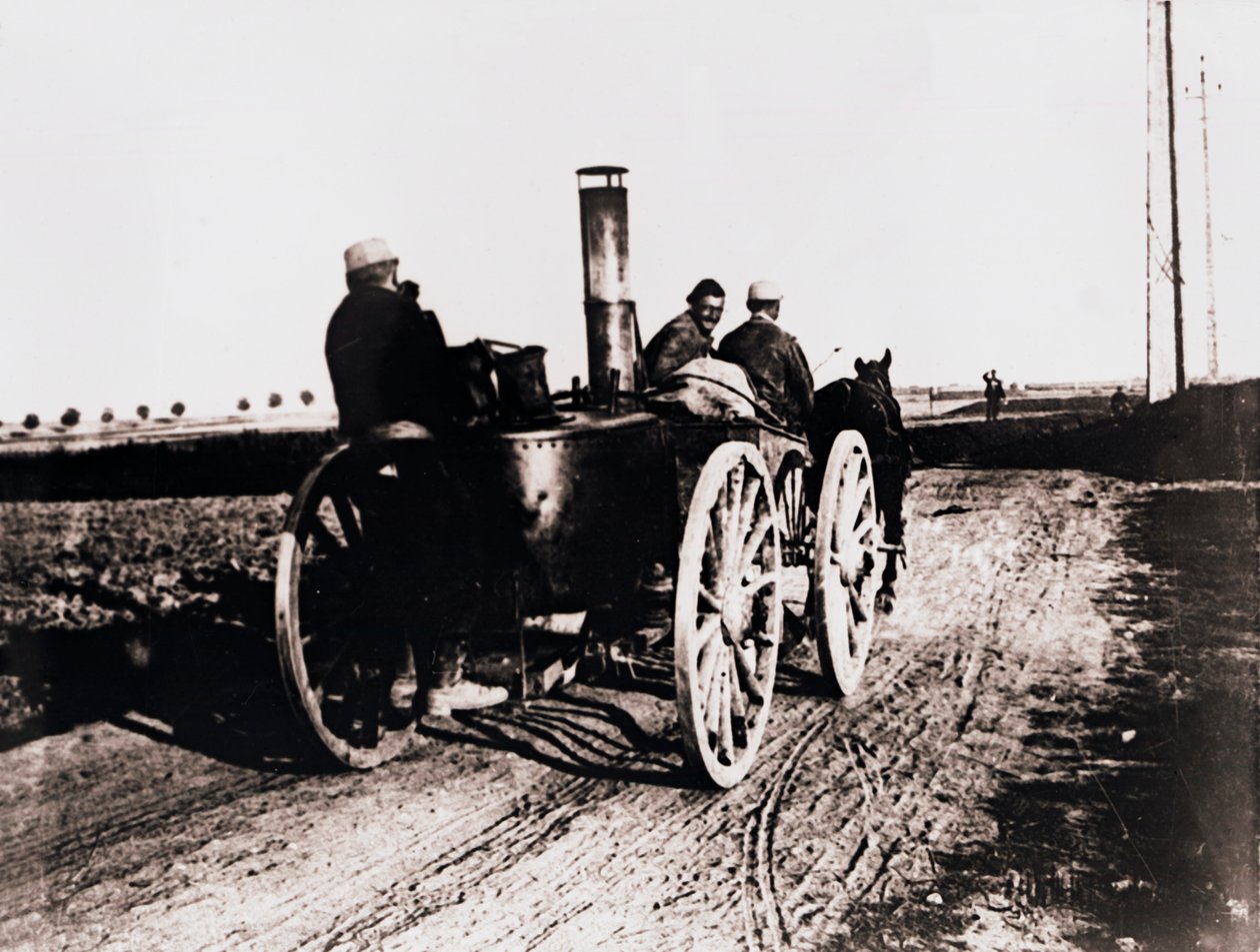 Mobile kitchen going up the line by Unbekannt