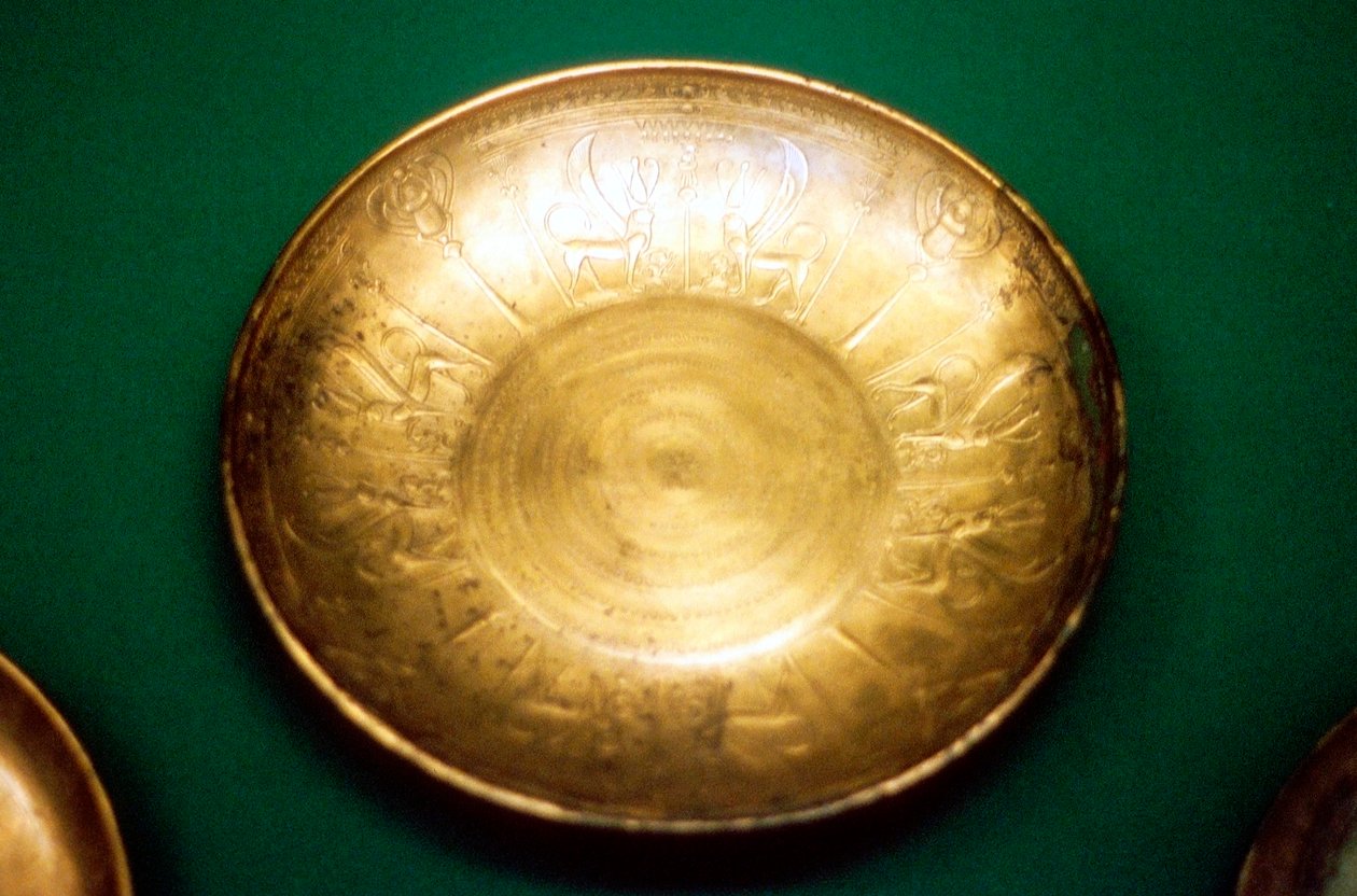 Phoenician bronze bowl from Nimrud, Assyria, 8th century BC by Unbekannt