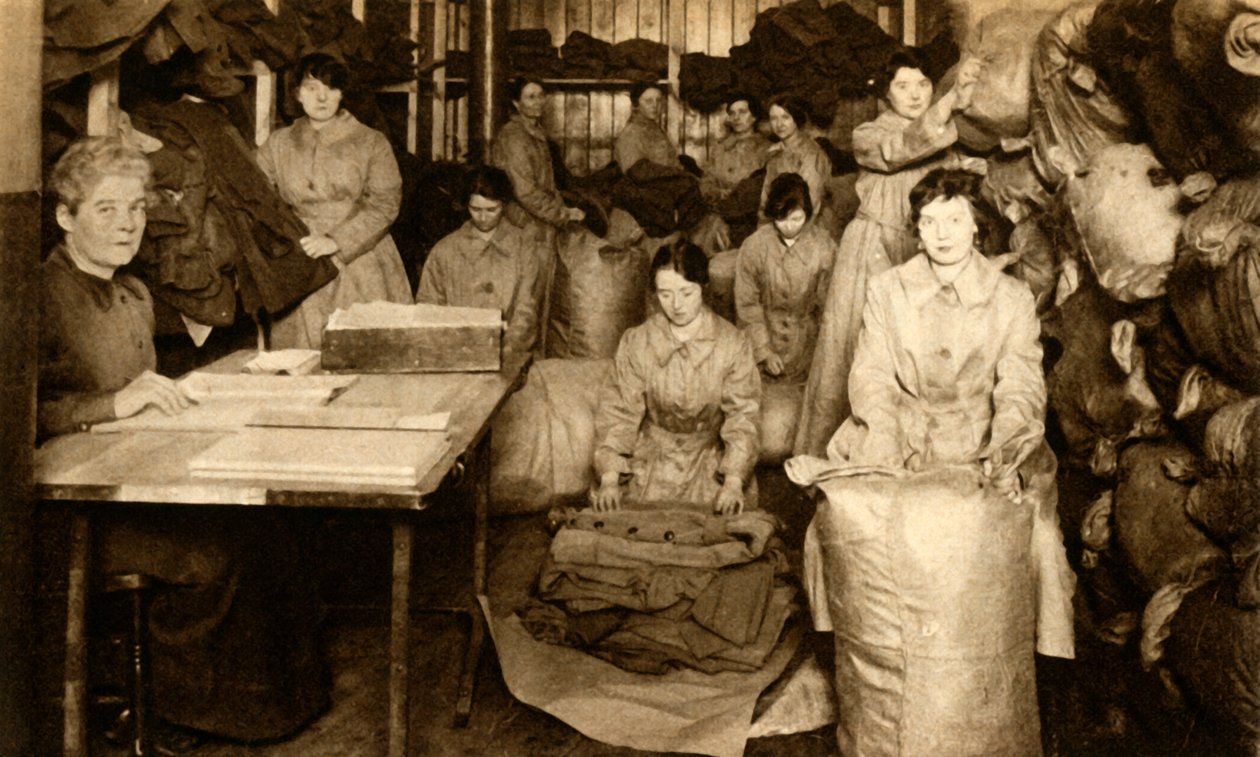 Sorting uniforms at the WAAC clothing store, First World War by Unbekannt