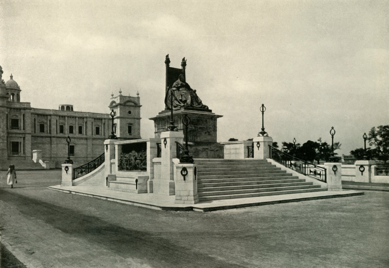 Statue of Queen Victoria in Front of Victoria Memorial Hall, 1925 by Unbekannt