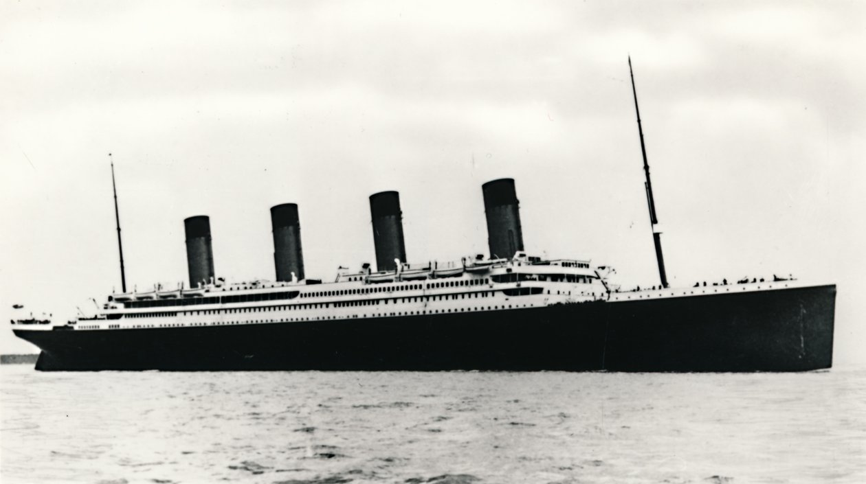 The RMS Titanic leaving Southampton, 10 April 1912 by Unbekannt