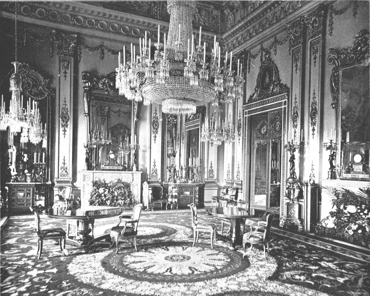 The White Drawing Room, Buckingham Palace, London by Unbekannt