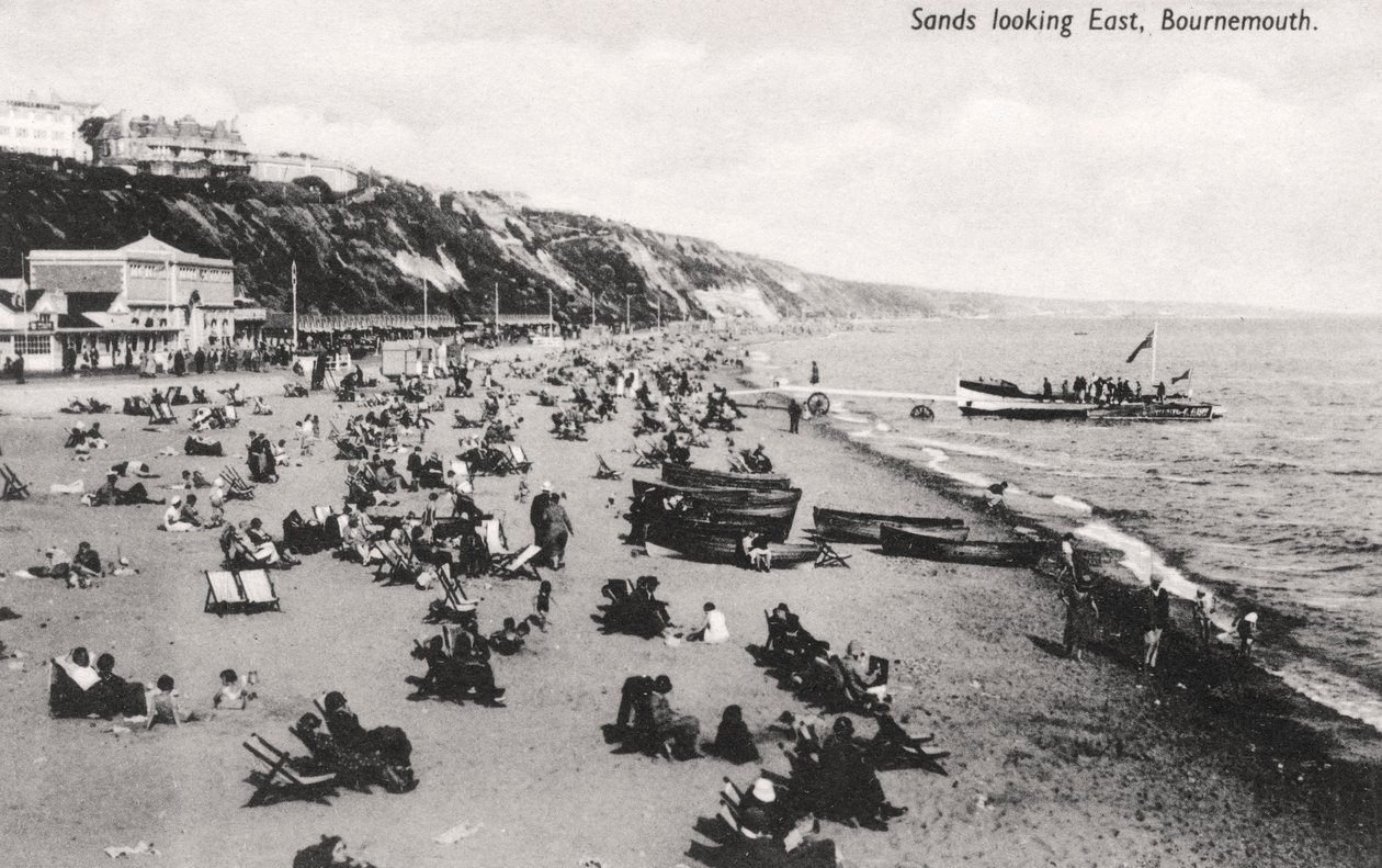 The Beach at Bournemouth, Dorset, c1920s by Unbekannt
