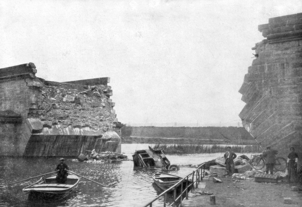 The bridge at Trilport, 1st Battle of the Marne, France, 5-12 September 1914 by Unbekannt
