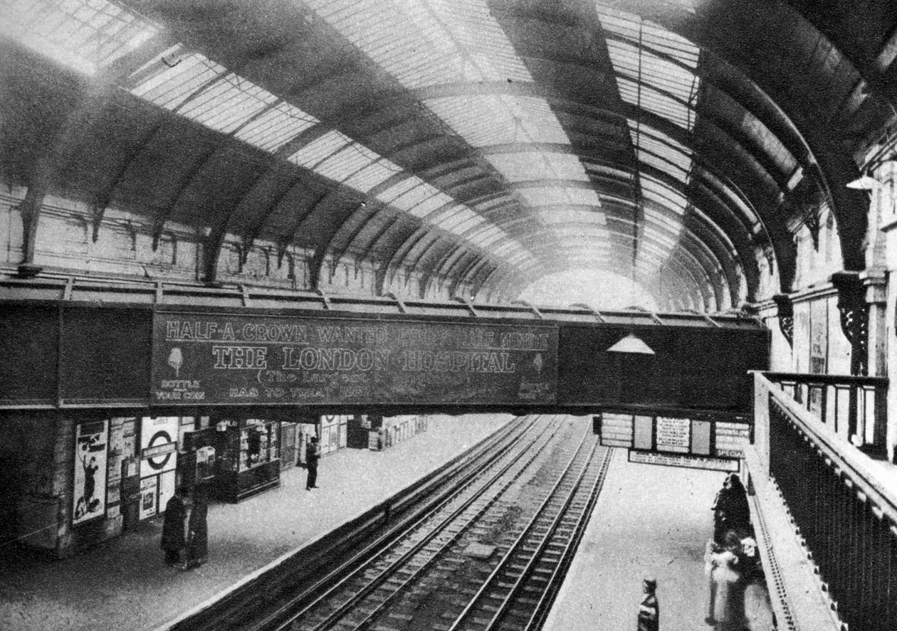 The Course of the Westbourne Aqueduct over Sloane Square Station, London by Unbekannt