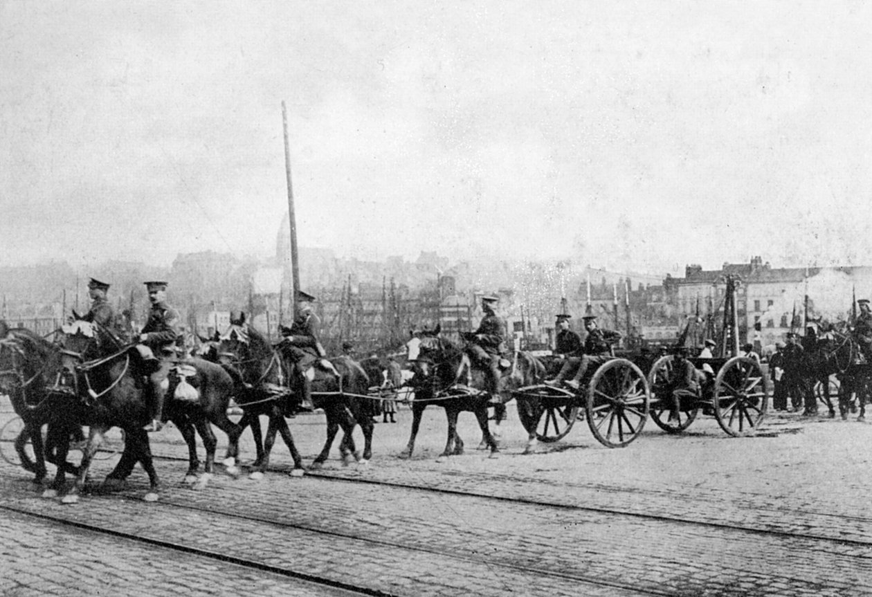 The first units of the British Expeditionary Force in Boulogne, Northern France, 1914 by Unbekannt