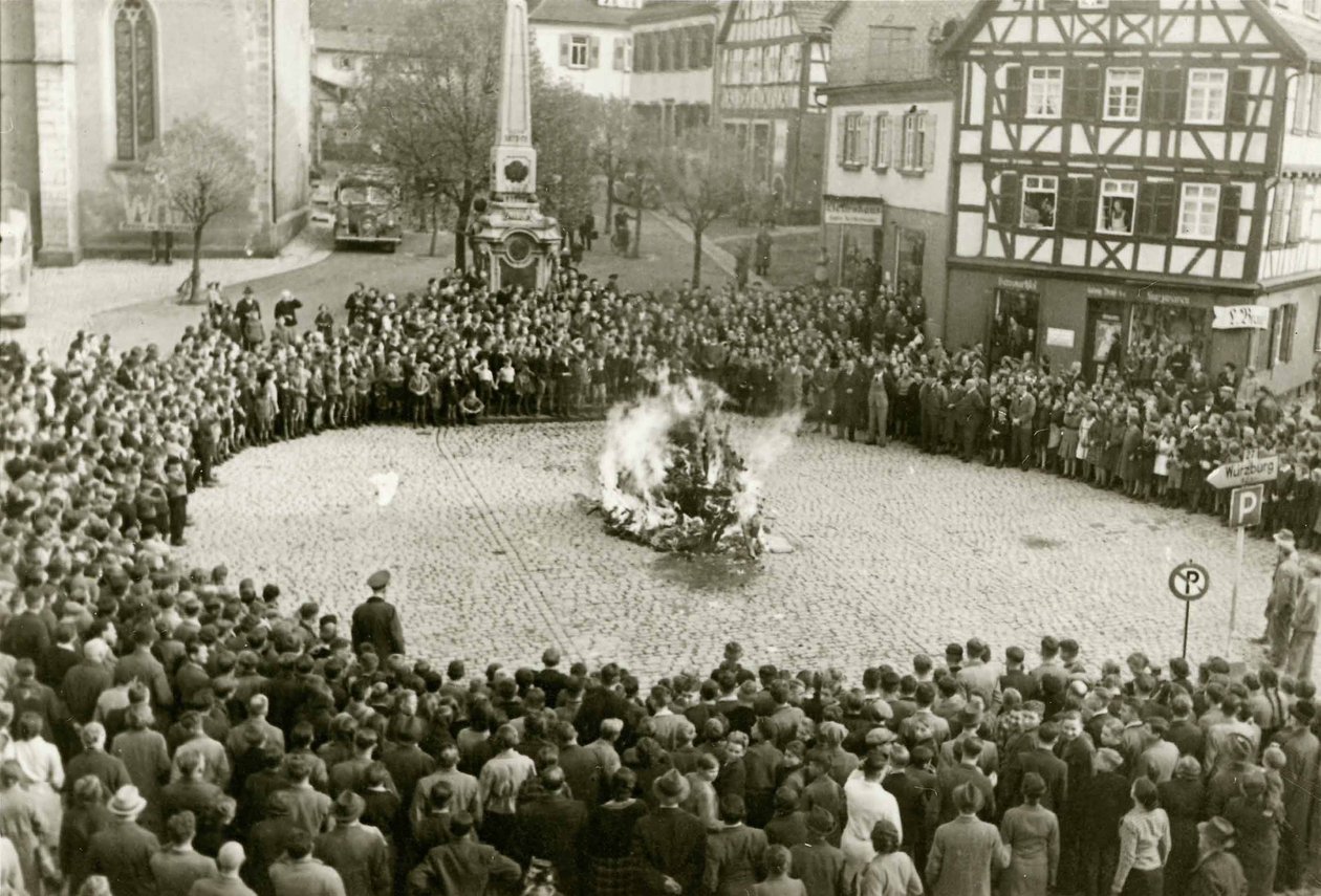 The Furnishings and Ritual Objects from the Synagogue in Mosbach on the Town Square on 10 November by Unbekannt
