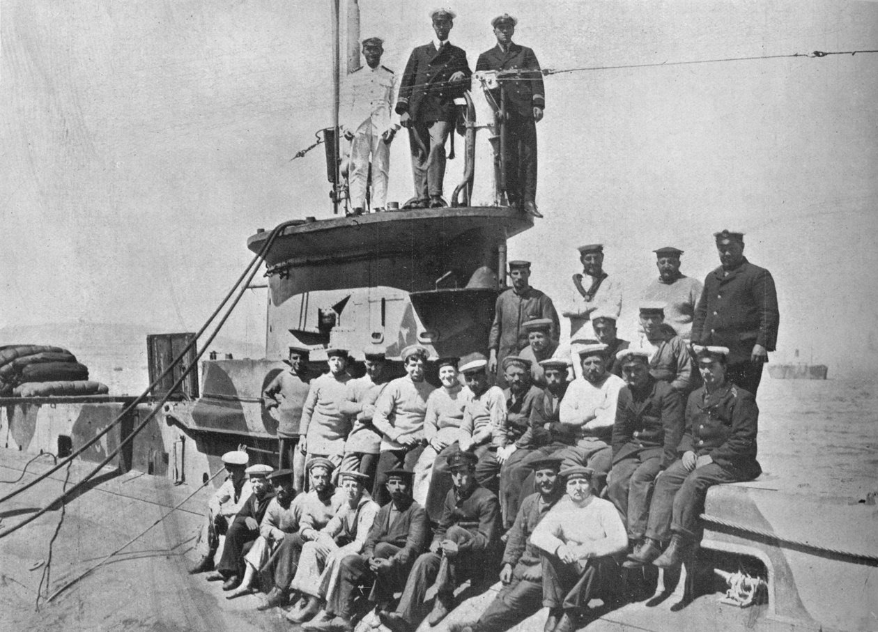 The officers and crew of the HM Submarine E14 by Unbekannt