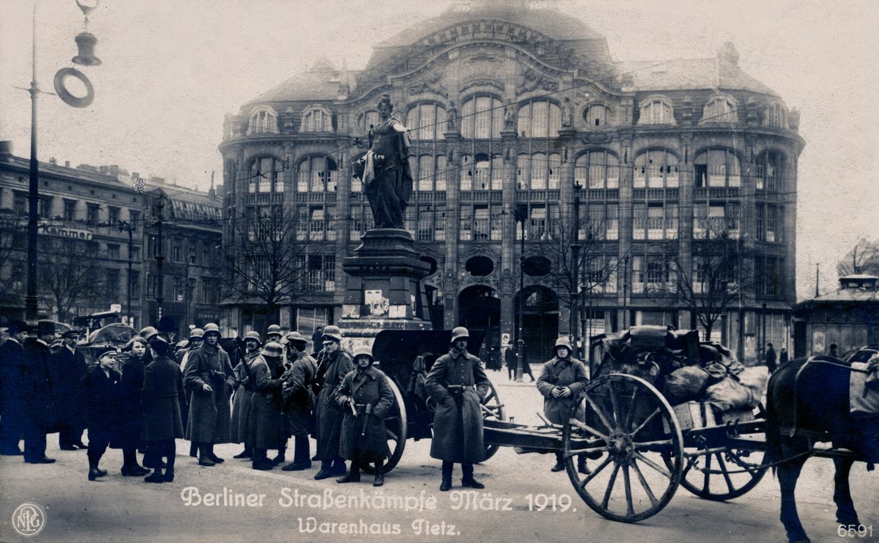 Berlin Street Battles, March 1919 by Unbekannter Künstler