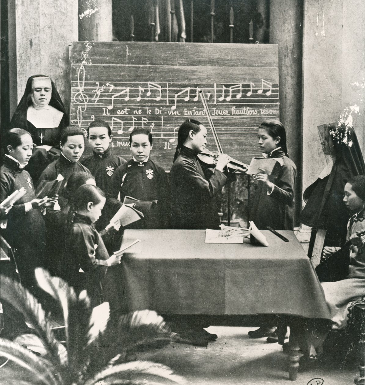 Carol Practice in a French Mission in China, Early Twentieth Century by Unbekannt