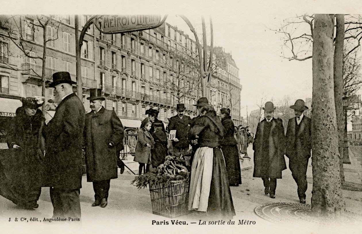 Paris Métro - Entrance with Art Nouveau Arch by Unbekannter Künstler