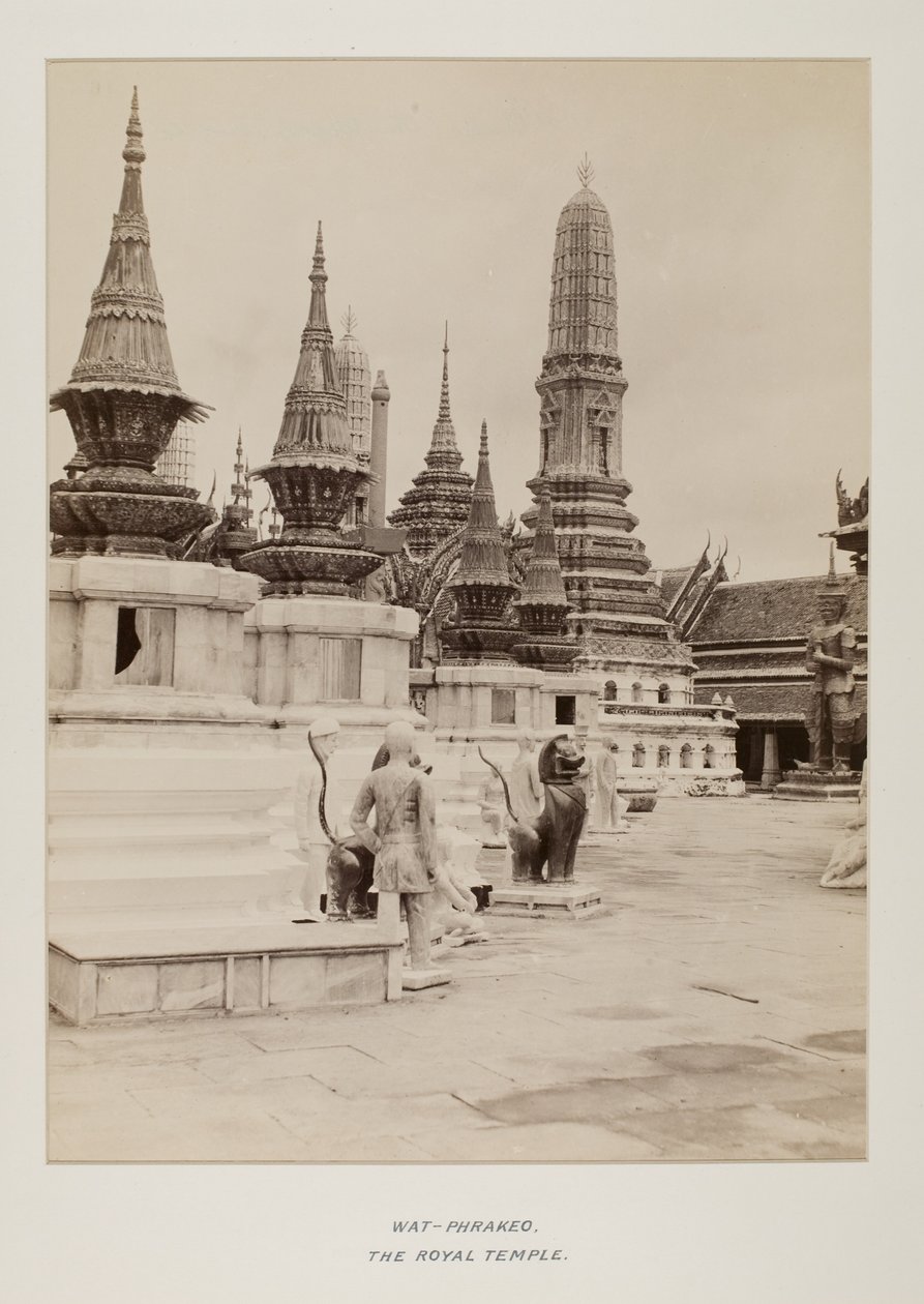 Photograph in photograph album by Unknown photographer