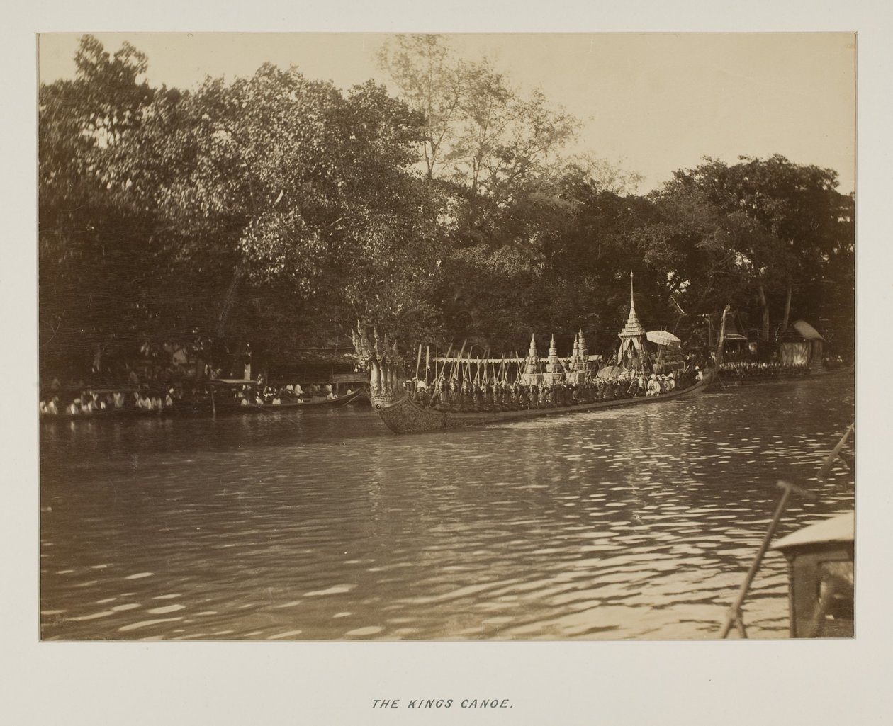 Photograph in photograph album by Unknown photographer