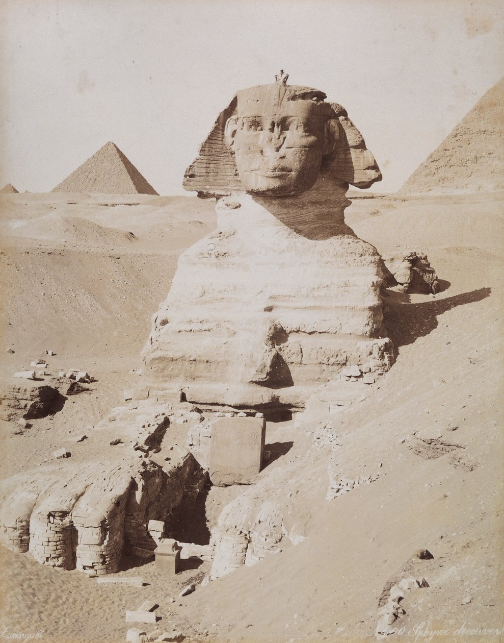 The Sphinx and the Great Pyramid of Cheops in the background, Cairo, El ...