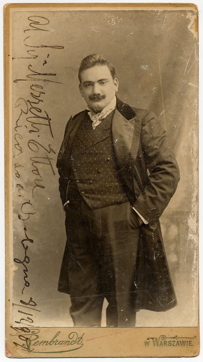 Portrait of the opera singer Enrico Caruso by Warsaw. Photo studio Rembrandt