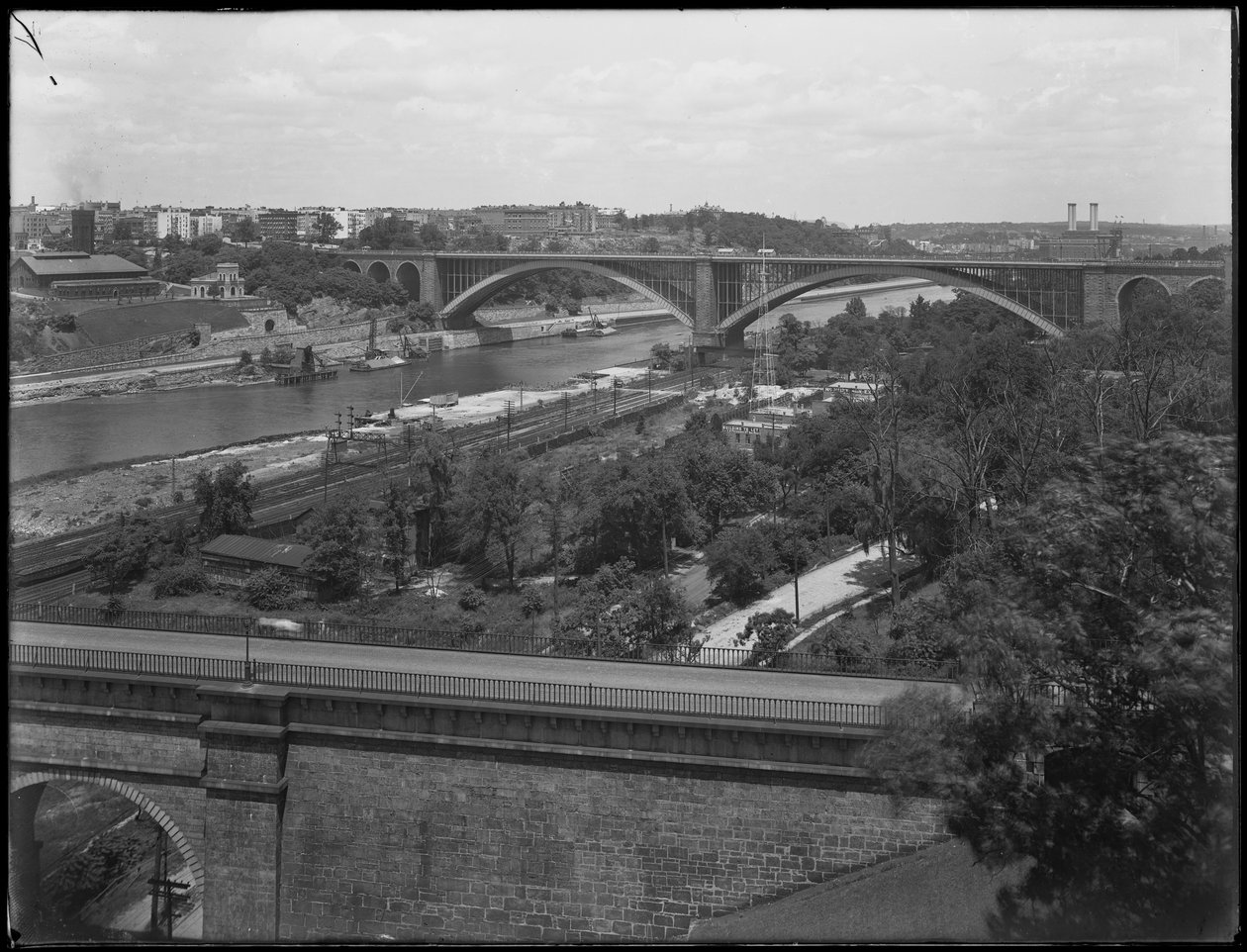 The Washington Bridge, High Bridge, and Washington Heights viewed from the Bronx, July 19, 1914 by William Davis Hassler