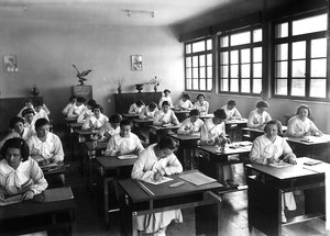 Villa Rosa Maltoni Mussolini: female students during a drawing lesson