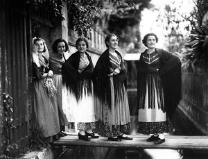 Villa Rosa Maltoni Mussolini: group of adolescents wearing traditional Venetian costumes
