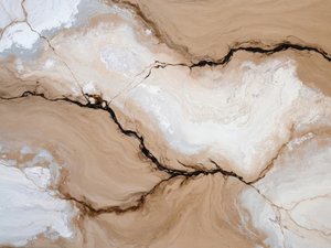 Fluid Marble Veins