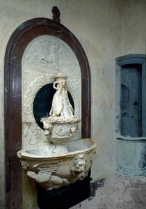 Holy water font with Medicean heraldic elements