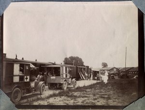 First World War 1914-1918: Vaccination of soldiers by French Red Cross nurses at Saint Gilles station in Lower Normandy, France. Anonymous photography June 1917. Private collection, Stella. by Anonymous Anonymous
