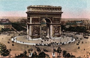 Paris: view of the Arc de Triomphe and the tomb of the Unknown Soldier on the Place de l