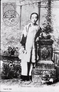 Portrait of a young Chinese woman in traditional costume. Photography from the beginning of the 20th century - Private collection