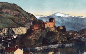 The castle and the Pyrenees chain in Lourdes - Hautes Pyrenees (65) around 1900.