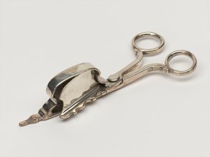 Candle snuffer, Board of Ordnance, c.1696