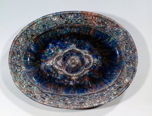Large oval dish of faience