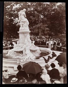 Heinrich Heine Monument (Lorelei Fountain) and the Crowd Present at the Unveiling, Grand Concourse and 164th Street, The Bronx, New York