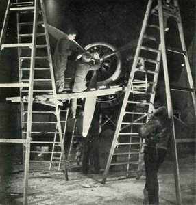 Flight Mechanics, Also a W.A.A.F. Trade, c1943