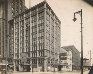 View of Woods Theatre at 54 W. Randolph St., Chicago, c.1900