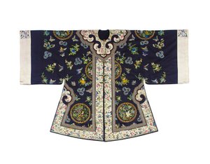 Embroidered midnight-blue Han women