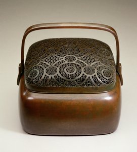 Handwarmer made by Tsui-li Wang Feng-chiang in Chia-hsing, Chekiang by Chinese School