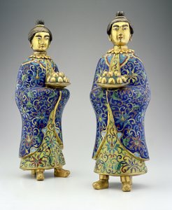 Pair of female attendants, Qianlong period