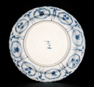 Underside of a blue and white kraak plate, Egret mark, Wanli, 1595-1605