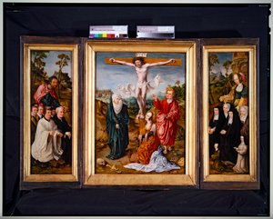 Crucifixion Triptych (central panel) by Cornelis Engelbrechtsen