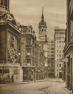 At the Base of the Monument of Fish Street Hill, c1935
