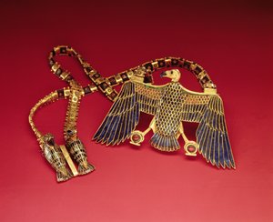 Necklace with vulture pendant, from the tomb of Tutankhamun