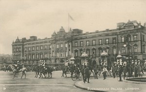 Buckingham Palace, London by English Photographer