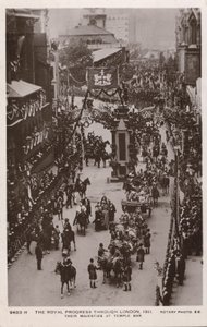 Coronation procession of King George V and Queen, Temple Bar, London by English Photographer