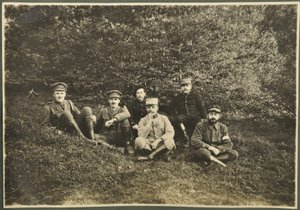 William Lawrence Bragg and Harold Roper Robinson with others, Vosges, 1915